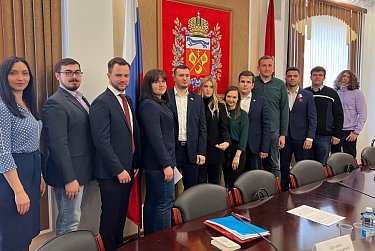 В Молодежном парламенте обсудили меры социальной поддержки студенческим семьям